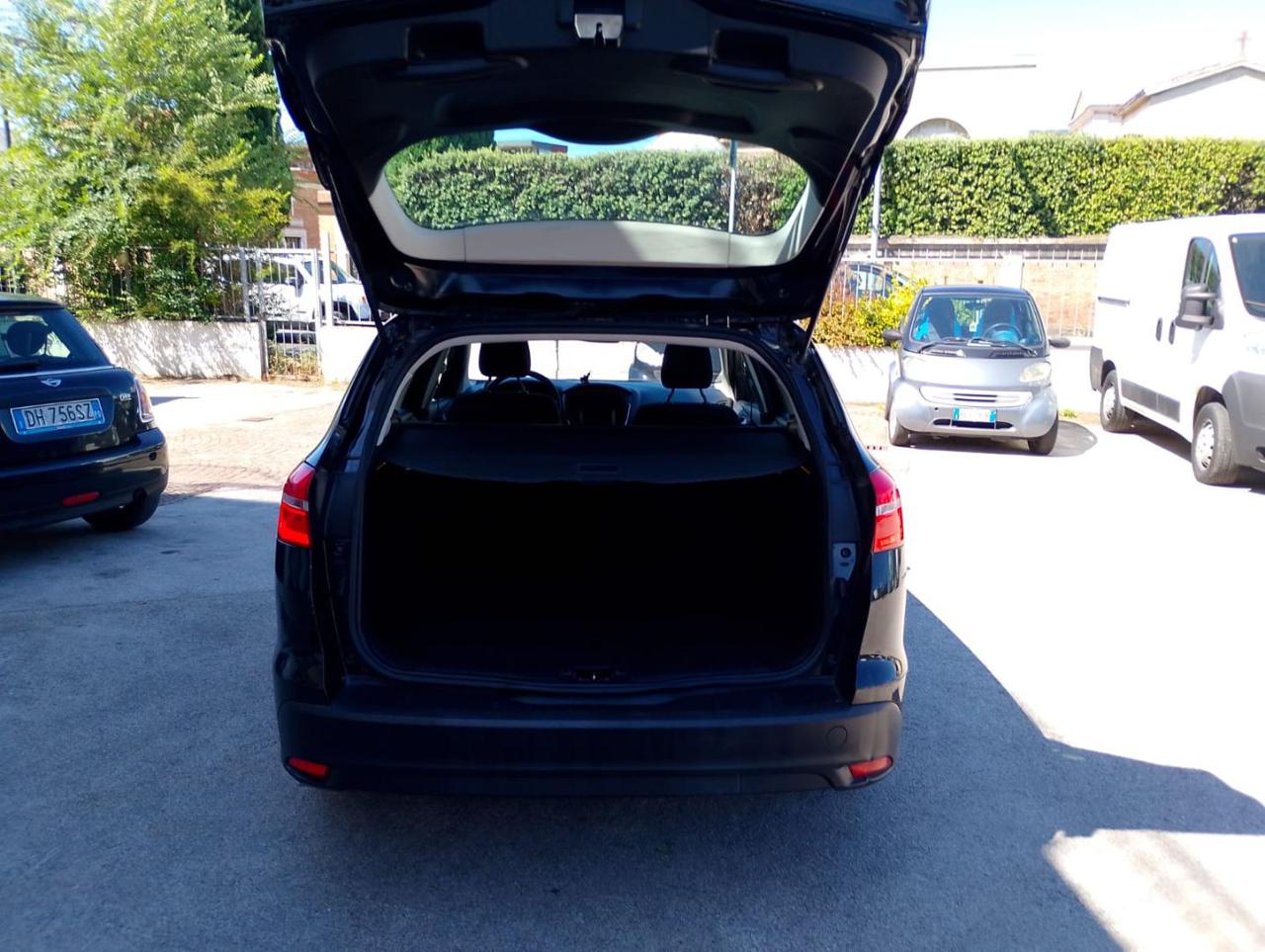 FORD Focus 1.5 TDCi 120 CV Start&Stop SW Plus - 13