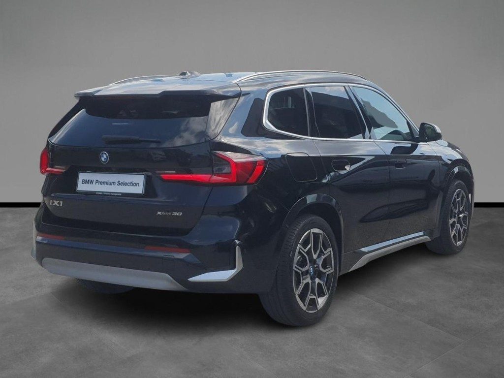 BMW iX1 xDrive 30 xLine - 14