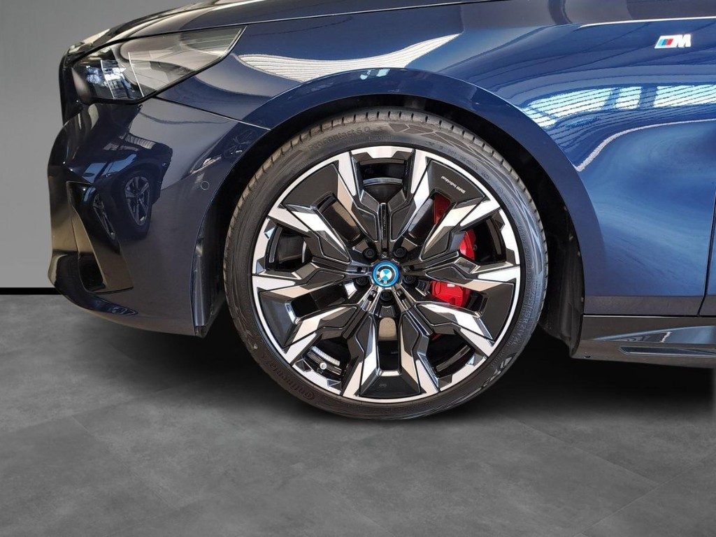 BMW i5 M60 Msport Pro + Tetto Panorama - 5