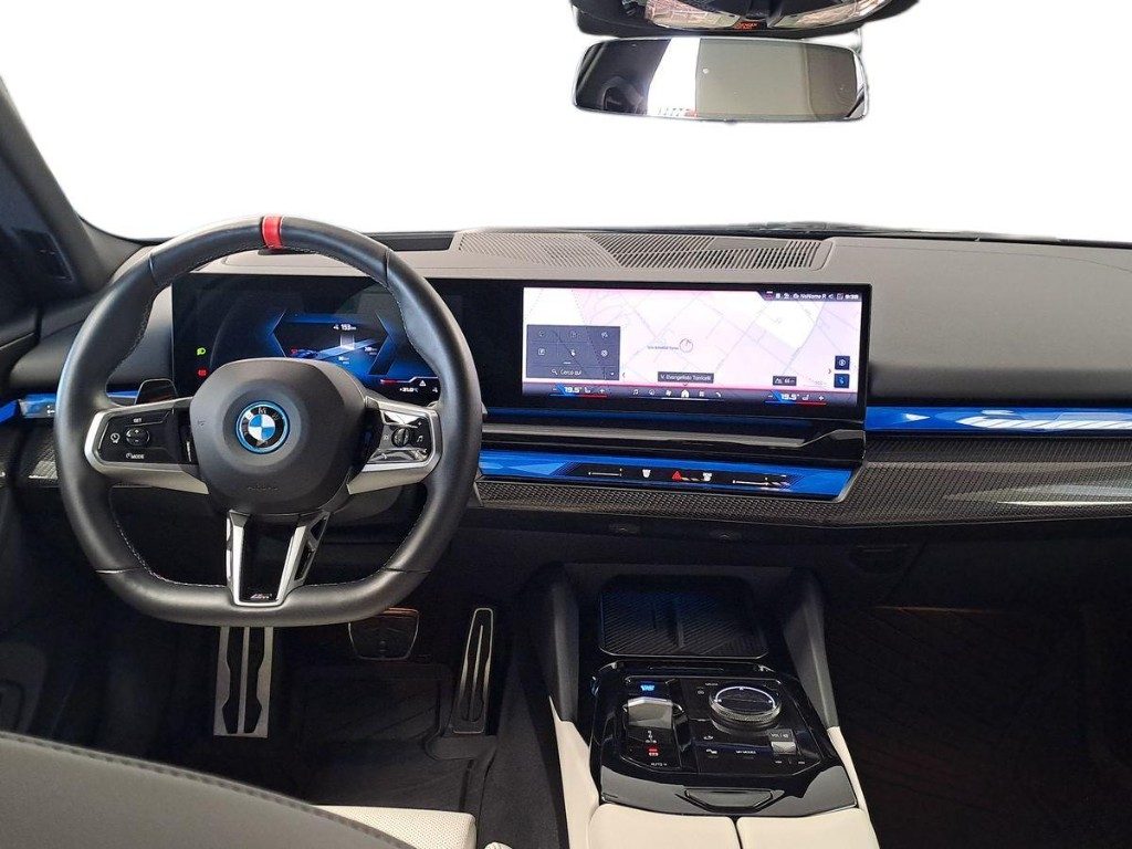 BMW i5 M60 Msport Pro + Tetto Panorama - 9