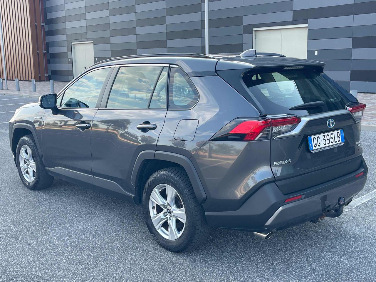 TOYOTA RAV 4 MY23 RAV4 2.5 HV (218CV) E-CVT 2WD Dynamic - 17
