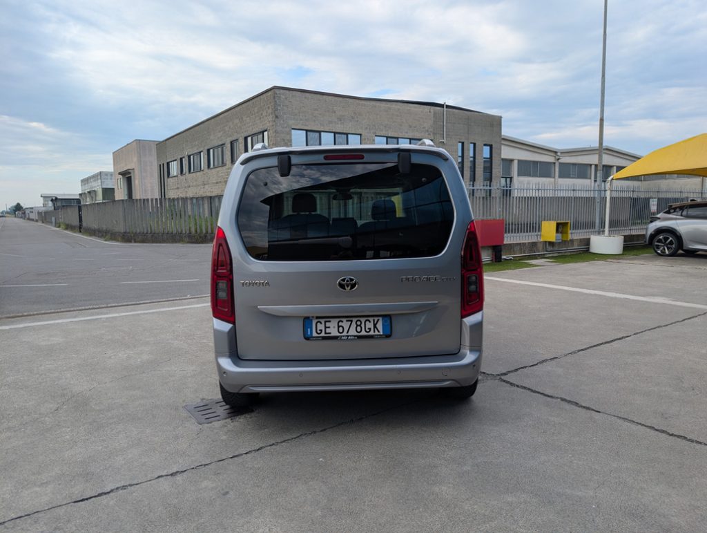 TOYOTA Proace City Verso 1.5D 100 CV S&S Short D Lounge - 6