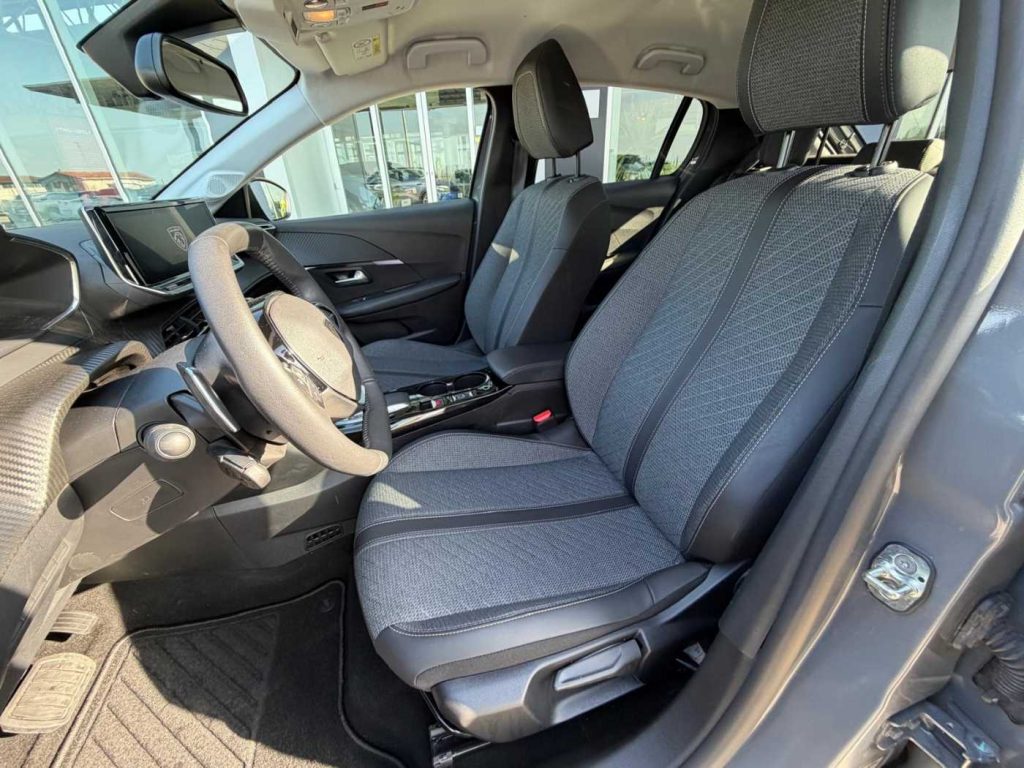 PEUGEOT 208 1.2 hybrid Allure 110cv e-dcs 6 - 12