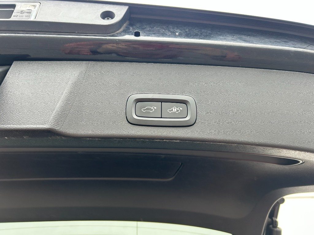 VOLVO XC40 T2 Core Aut. - Grid Foto 15