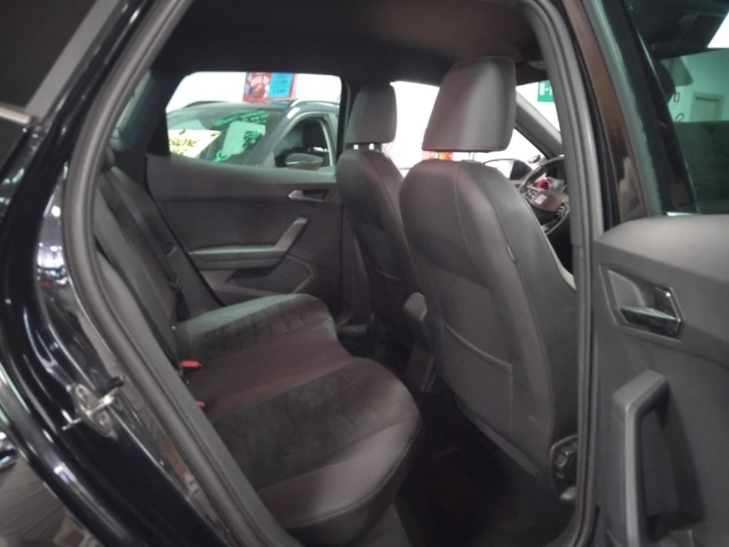 SEAT Arona 1.0 EcoTSI 1FR  C/GRIMALDI SPECIAL DAY - 10
