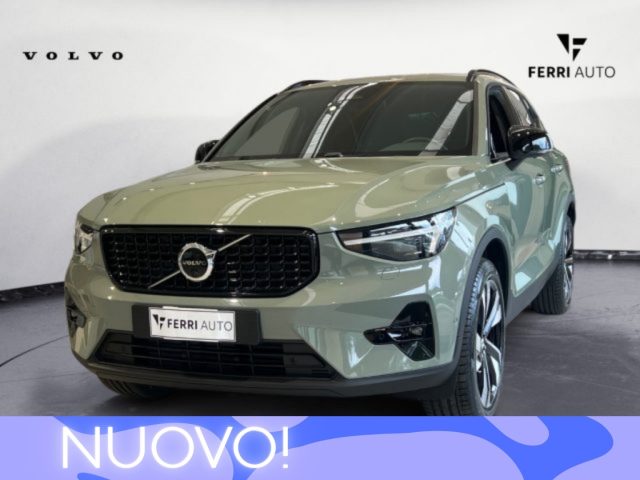 VOLVO XC40 B3 automatico Ultra Dark 