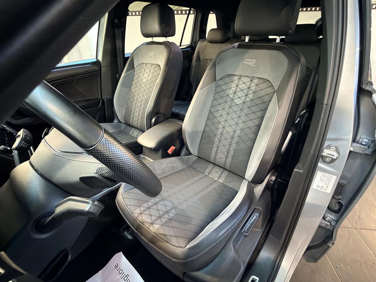 VOLKSWAGEN Tiguan Allspace 2.0 TDI SCR DSG R-Line - 19