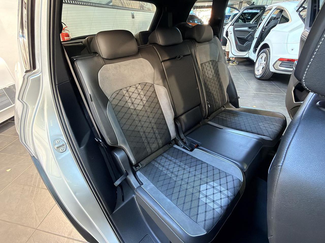 VOLKSWAGEN Tiguan Allspace 2.0 TDI SCR DSG R-Line - 21