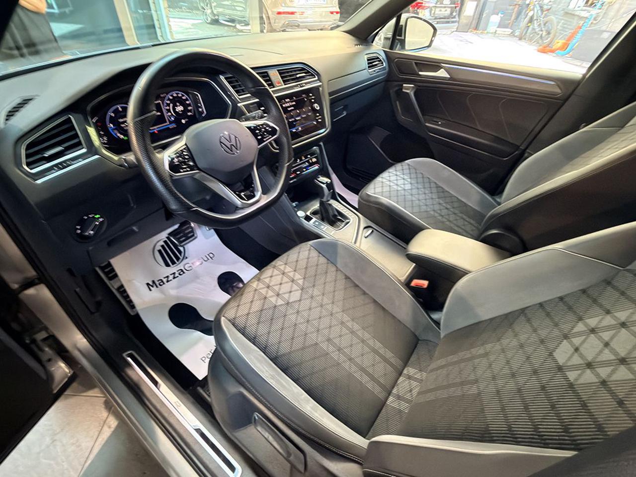 VOLKSWAGEN Tiguan Allspace 2.0 TDI SCR DSG R-Line - 15