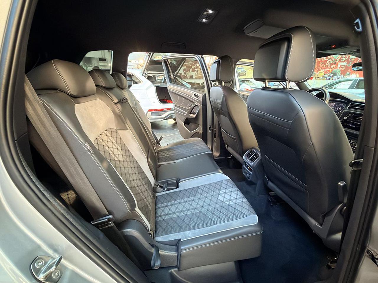 VOLKSWAGEN Tiguan Allspace 2.0 TDI SCR DSG R-Line - 20