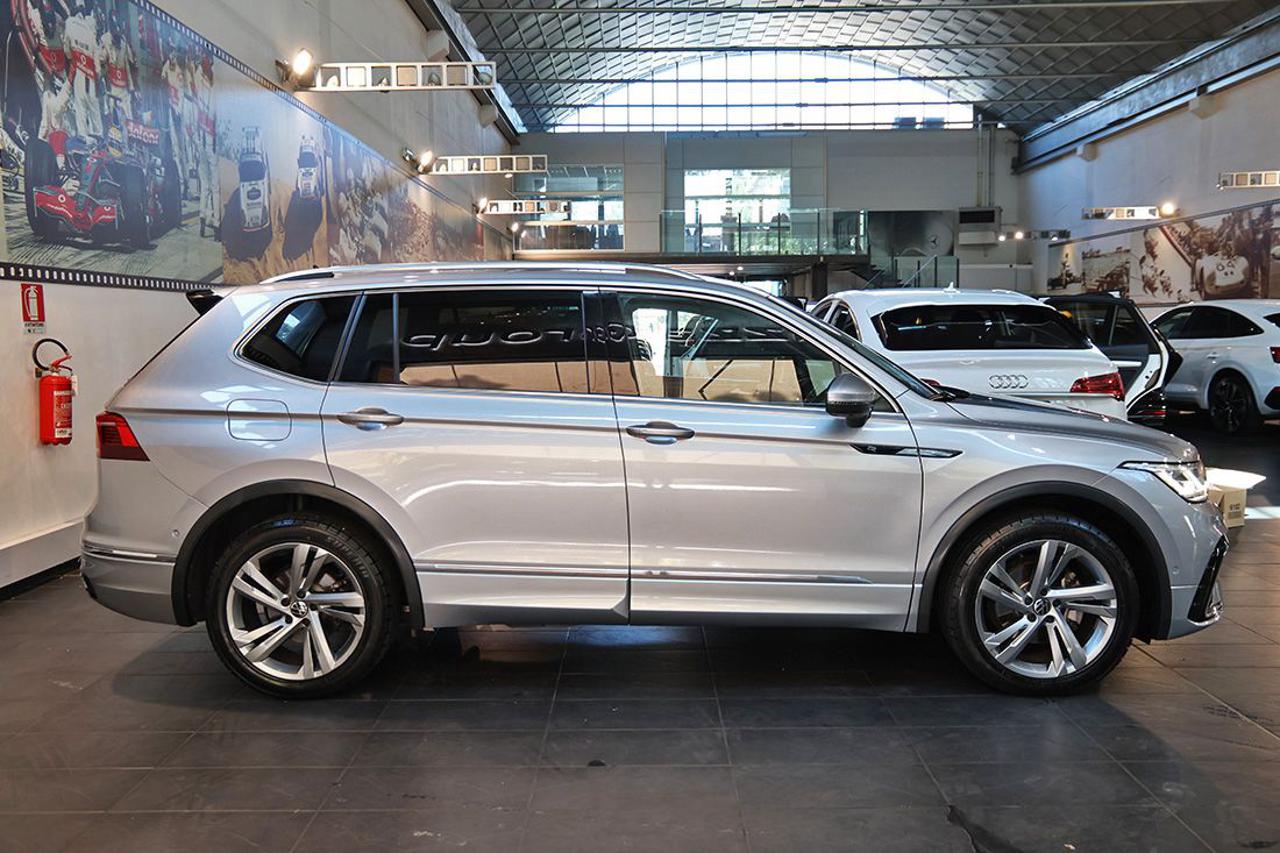 VOLKSWAGEN Tiguan Allspace 2.0 TDI SCR DSG R-Line - 2