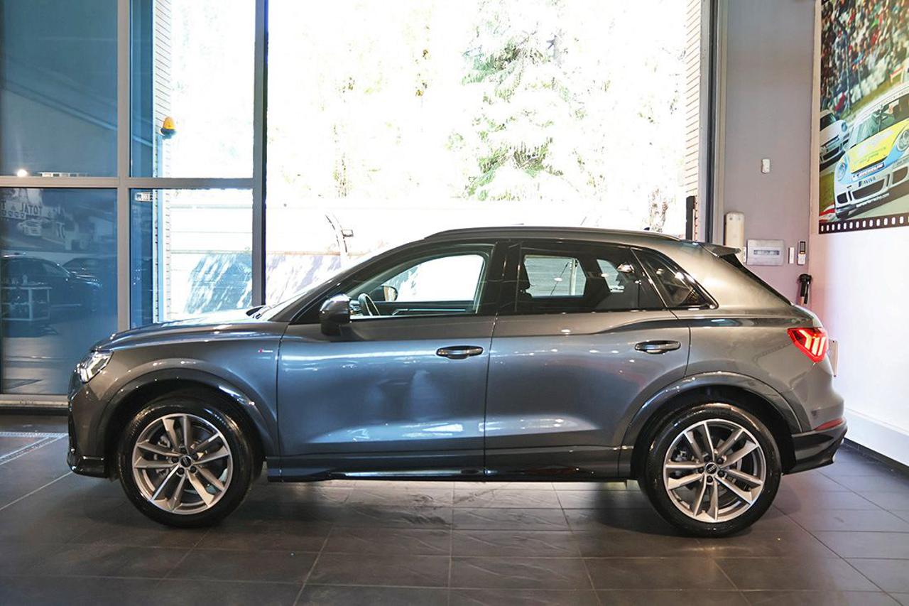 AUDI Q3 40 TFSI Quattro S-Tronic S-Line - 3