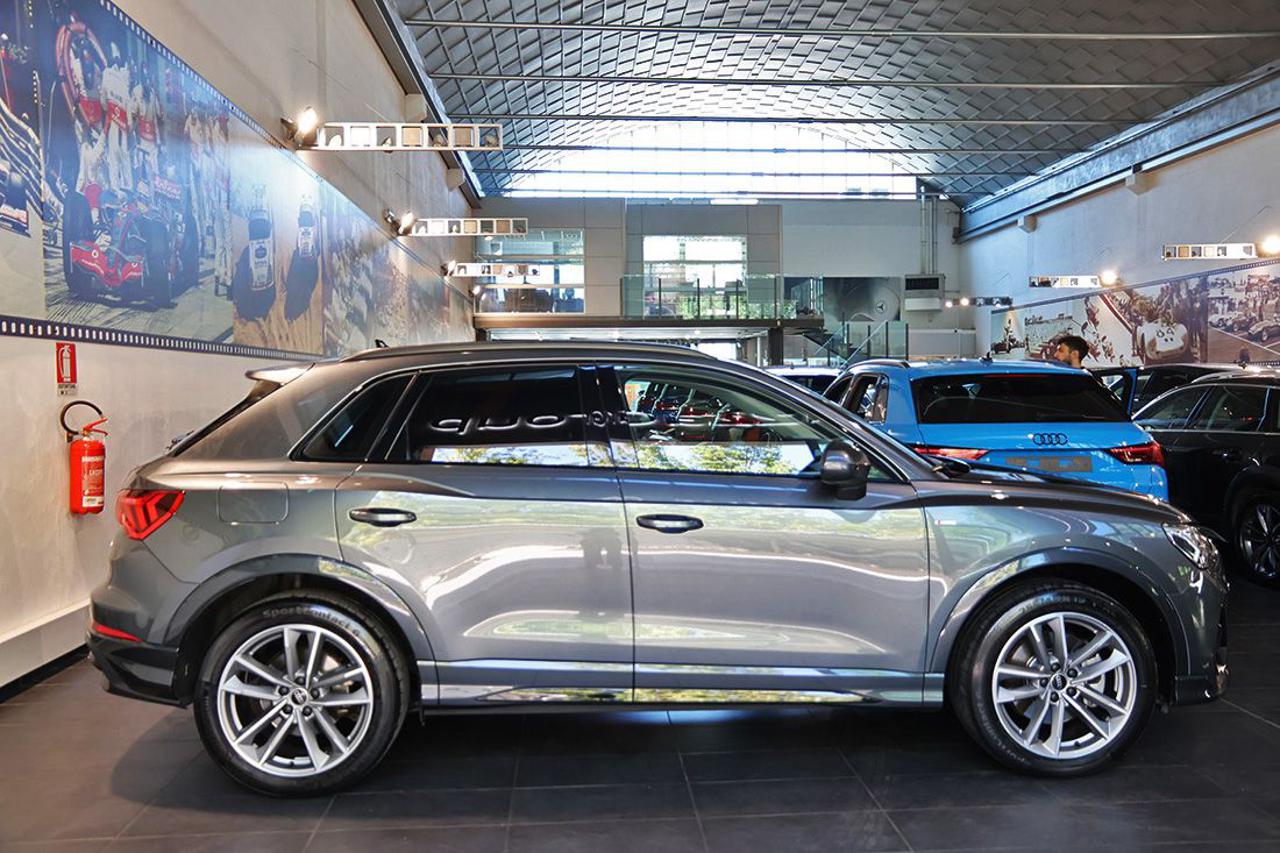 AUDI Q3 40 TFSI Quattro S-Tronic S-Line - 2
