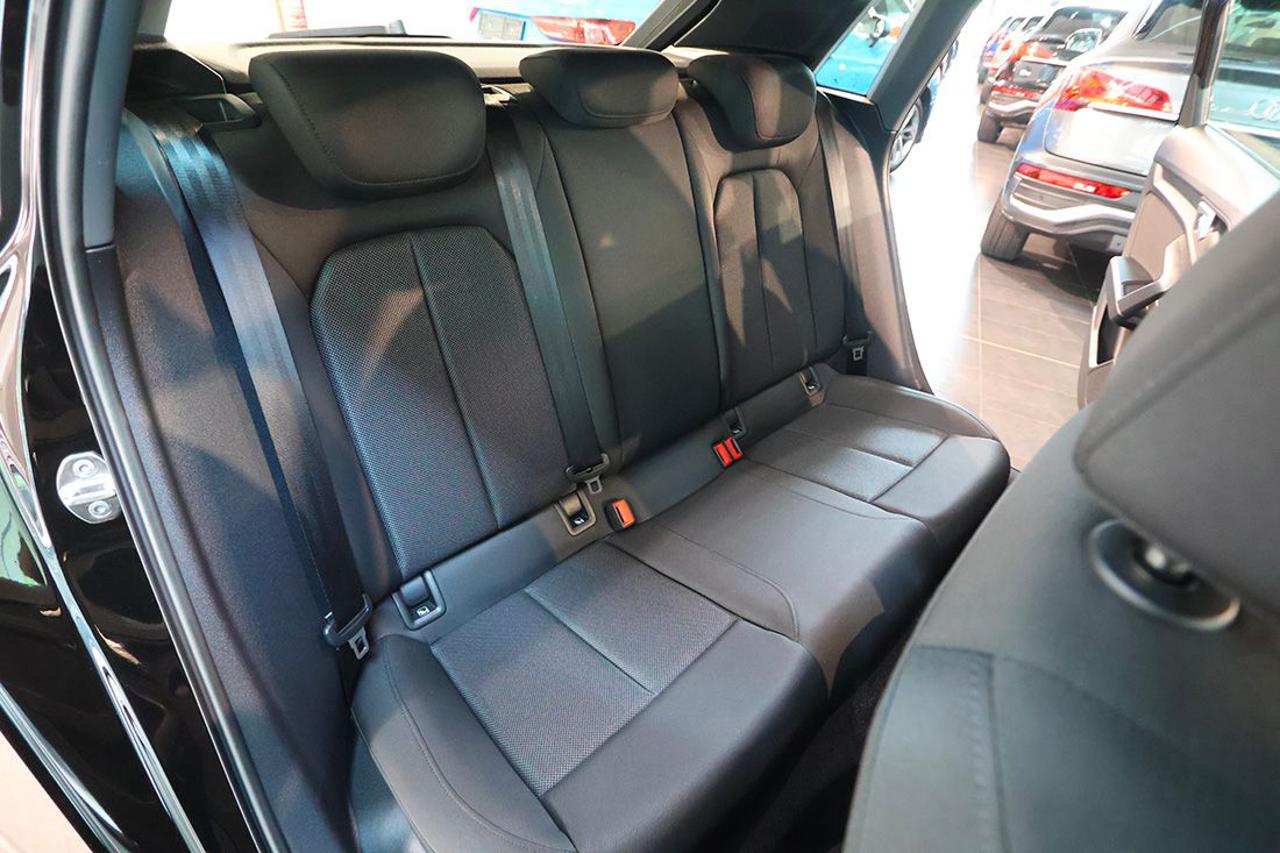 AUDI A3 30 TFSI Sportback Business Advanced - 19
