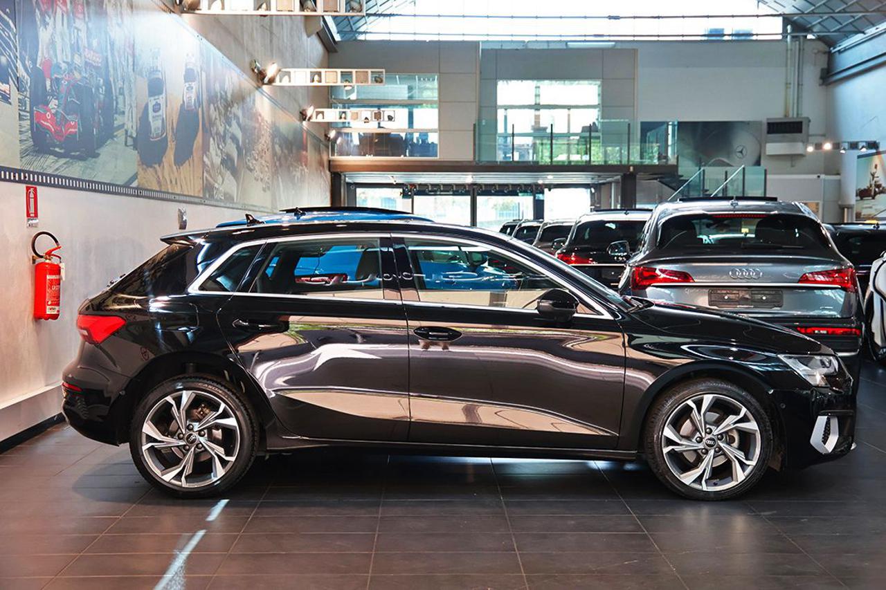 AUDI A3 30 TFSI Sportback Business Advanced - 2