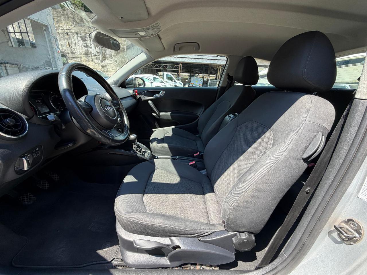 AUDI A1 1.6 TDI 105 CV Ambition - 12