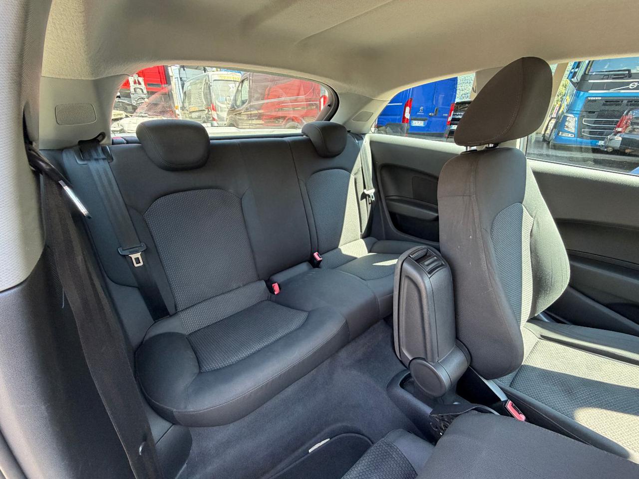 AUDI A1 1.6 TDI 105 CV Ambition - 10