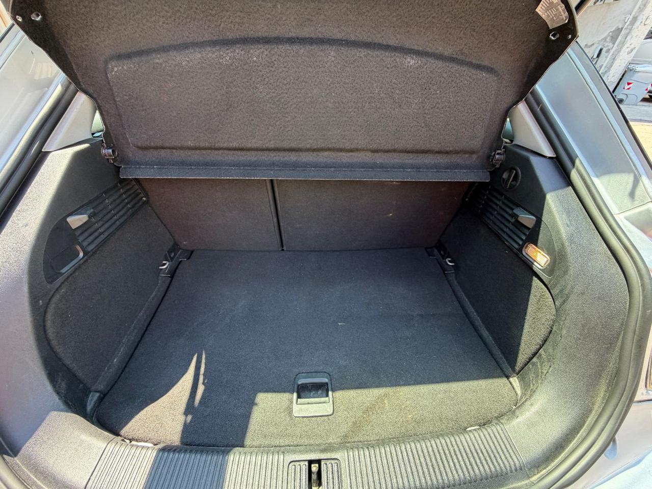 AUDI A1 1.6 TDI 105 CV Ambition - 11