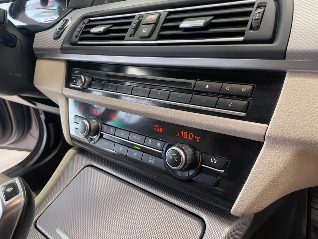 BMW 520 D TOURING XDRIVE MSPORT 190CV AUTO - 31