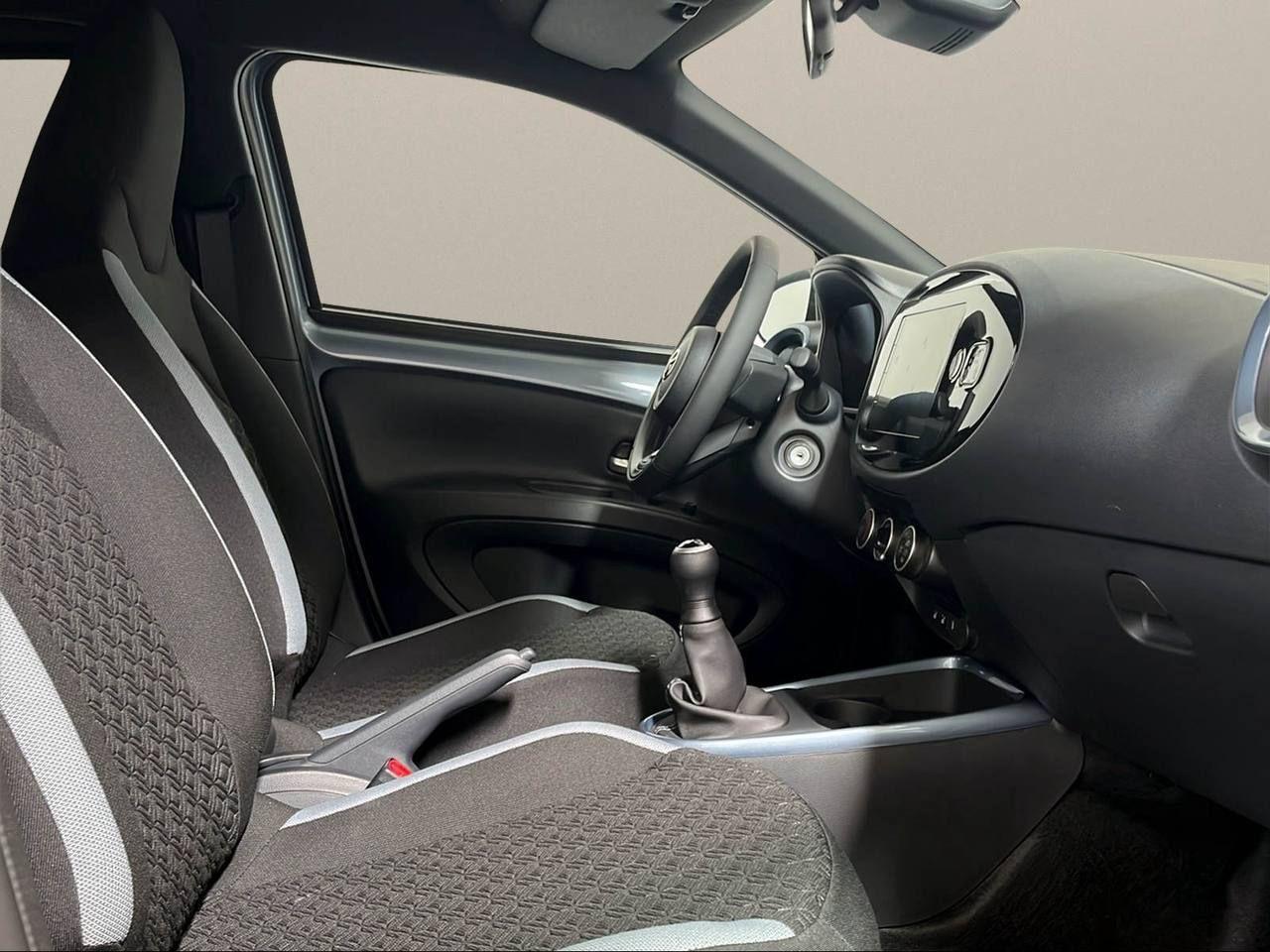 TOYOTA Aygo X 1.0 VVT-i 72 CV 5 porte Trend - 11