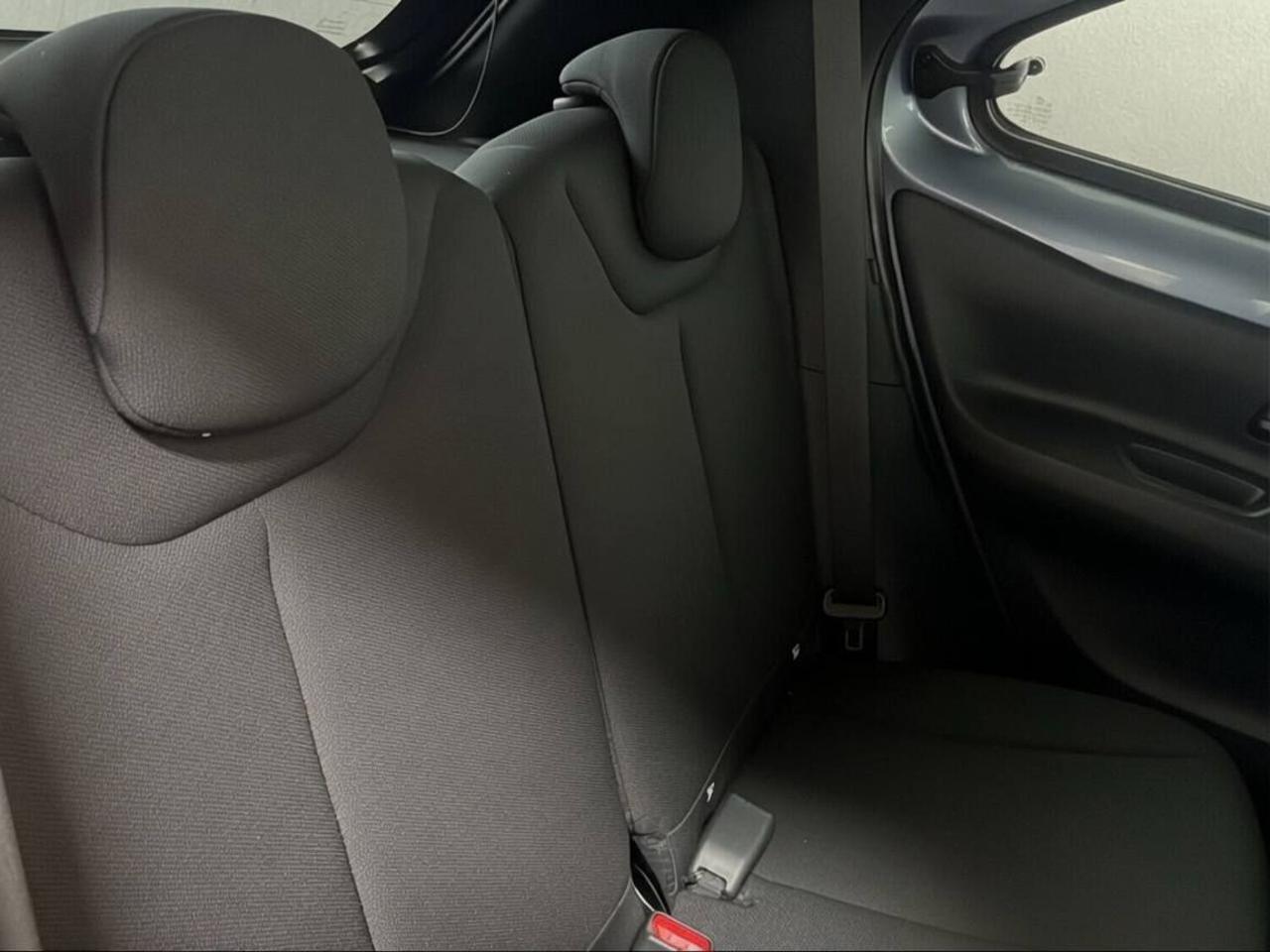 TOYOTA Aygo X 1.0 VVT-i 72 CV 5 porte Trend - 12