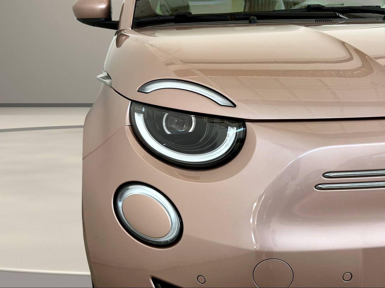 FIAT 500 Berlina 42 kWh La Prima 320 Km autonomia - 31