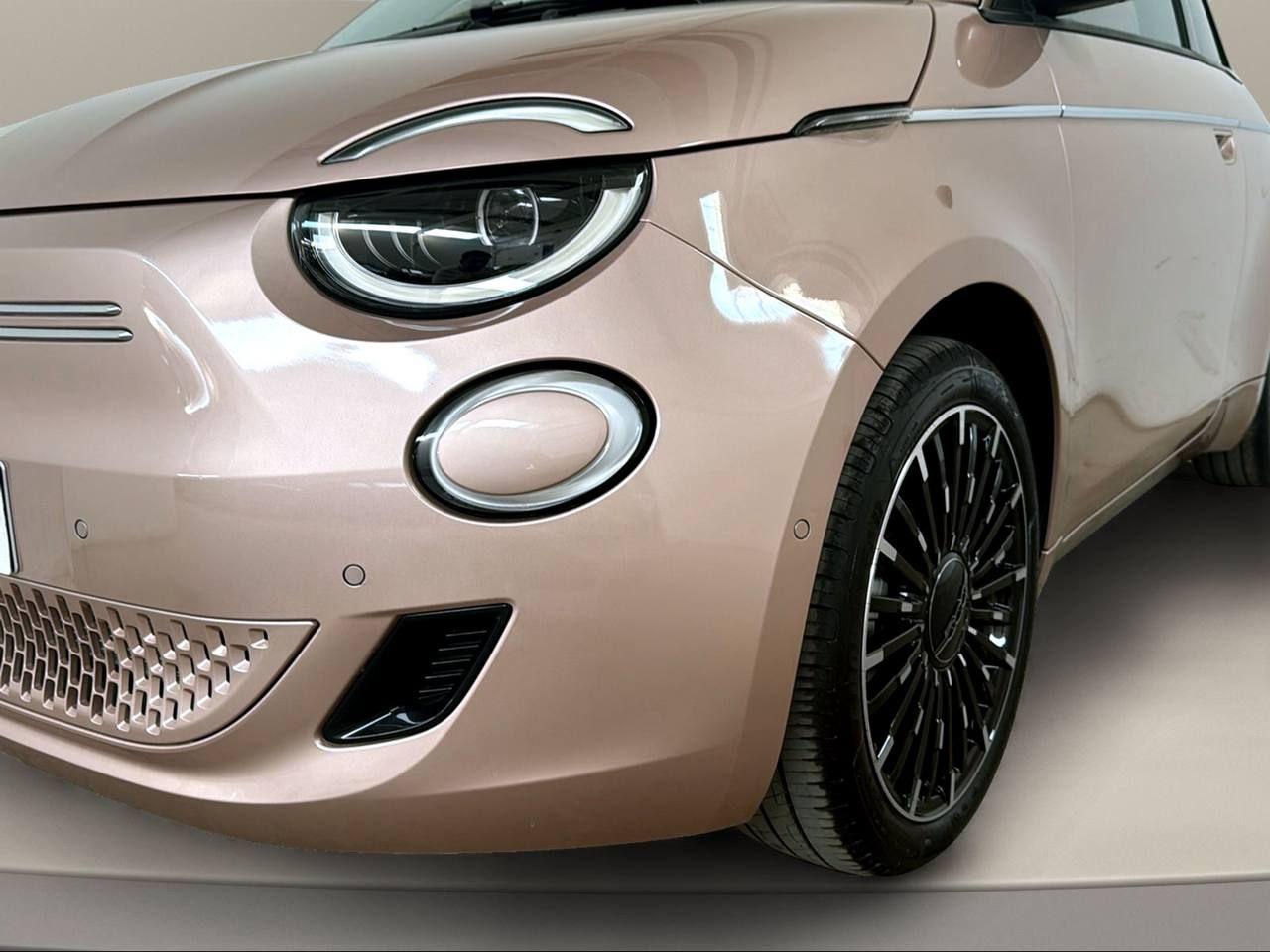 FIAT 500 Berlina 42 kWh La Prima 320 Km autonomia - 30
