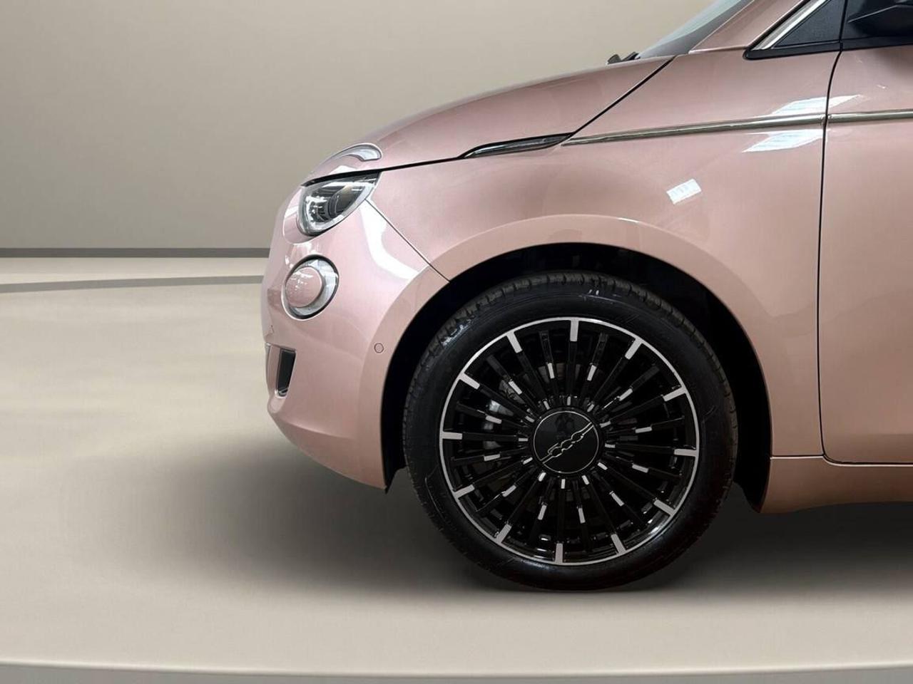 FIAT 500 Berlina 42 kWh La Prima 320 Km autonomia - 41