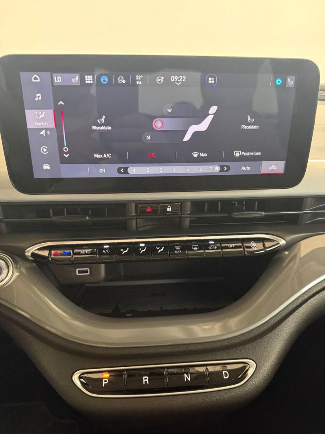 FIAT 500e Berlina 42 kWh La Prima 320 Km autonomia - 23