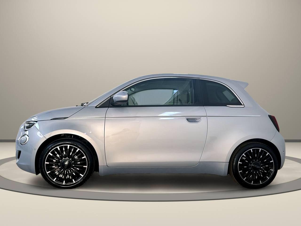 FIAT 500e Berlina 42 kWh La Prima 320 Km autonomia - 3