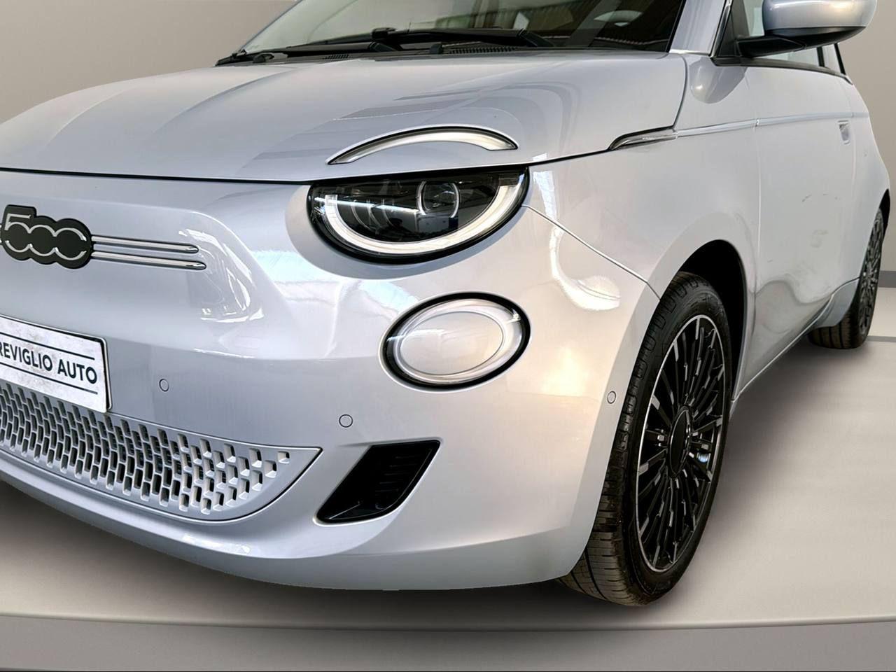 FIAT 500e Berlina 42 kWh La Prima 320 Km autonomia - 32