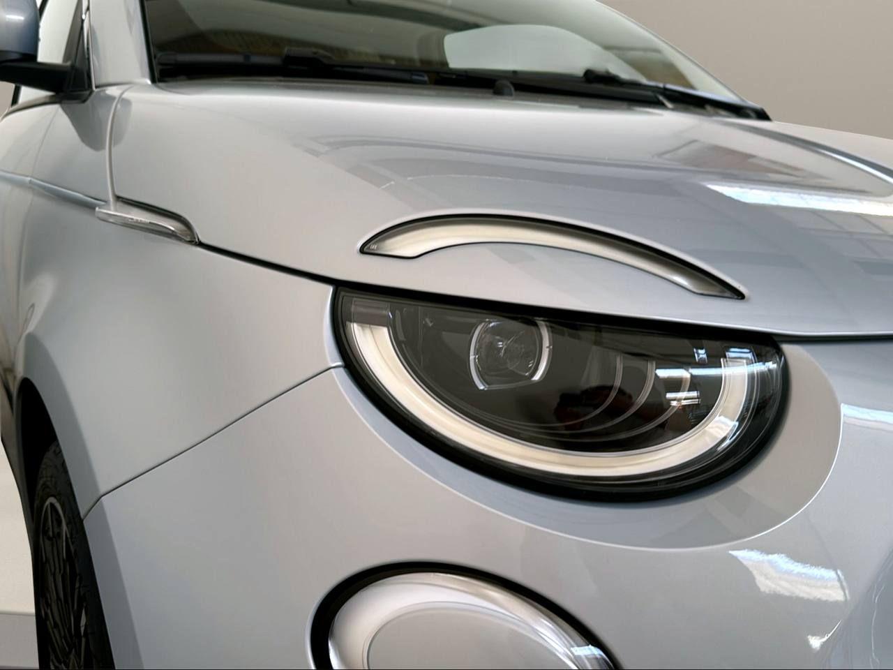 FIAT 500e Berlina 42 kWh La Prima 320 Km autonomia - 34