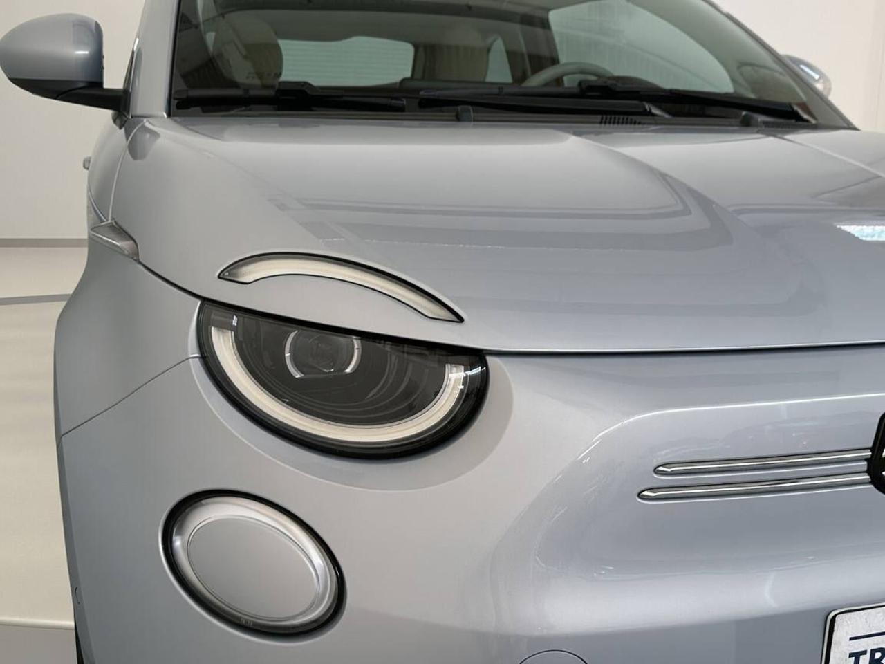 FIAT 500e Berlina 42 kWh La Prima 320 Km autonomia - 33