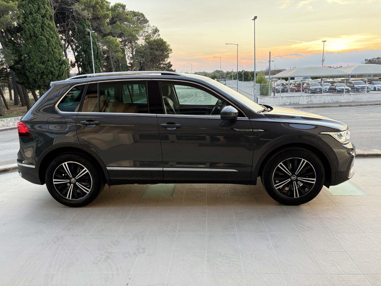 VOLKSWAGEN Tiguan 2.0 TDI 150 CV SCR DSG Elegance VIRTUAL - 4