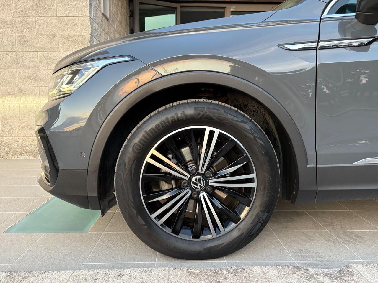 VOLKSWAGEN Tiguan 2.0 TDI 150 CV SCR DSG Elegance VIRTUAL - 39