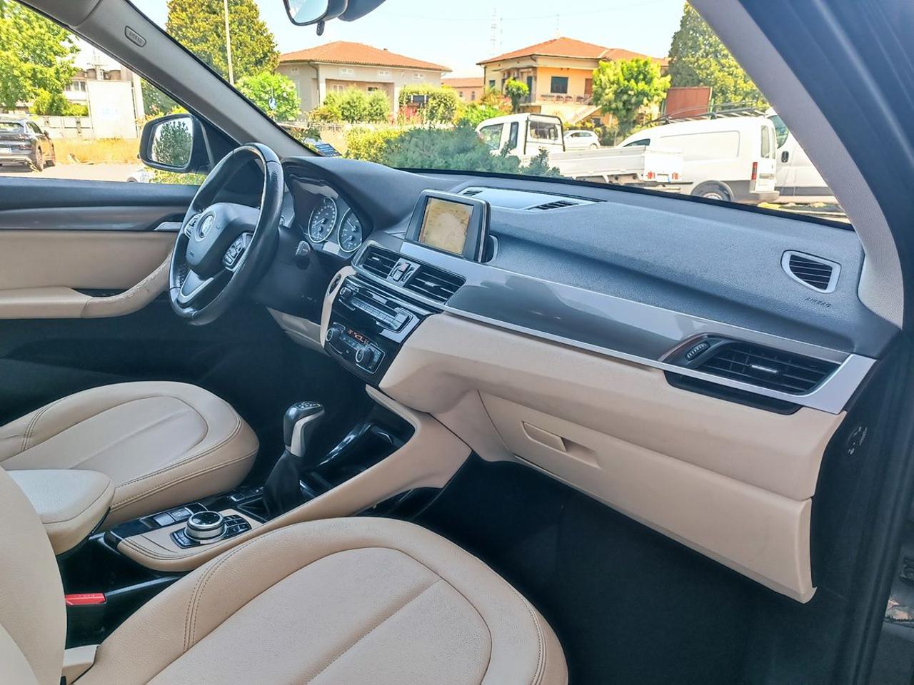 BMW X1 sDrive18d xLine - 13