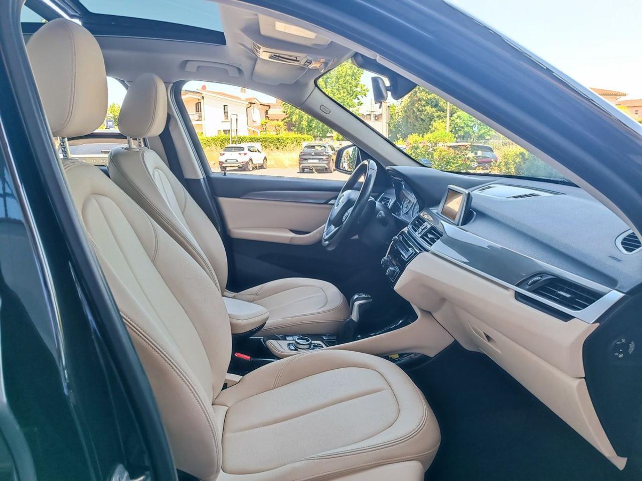 BMW X1 sDrive18d xLine - 12