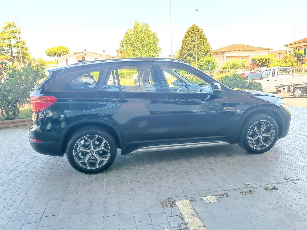 BMW X1 sDrive18d xLine - 24