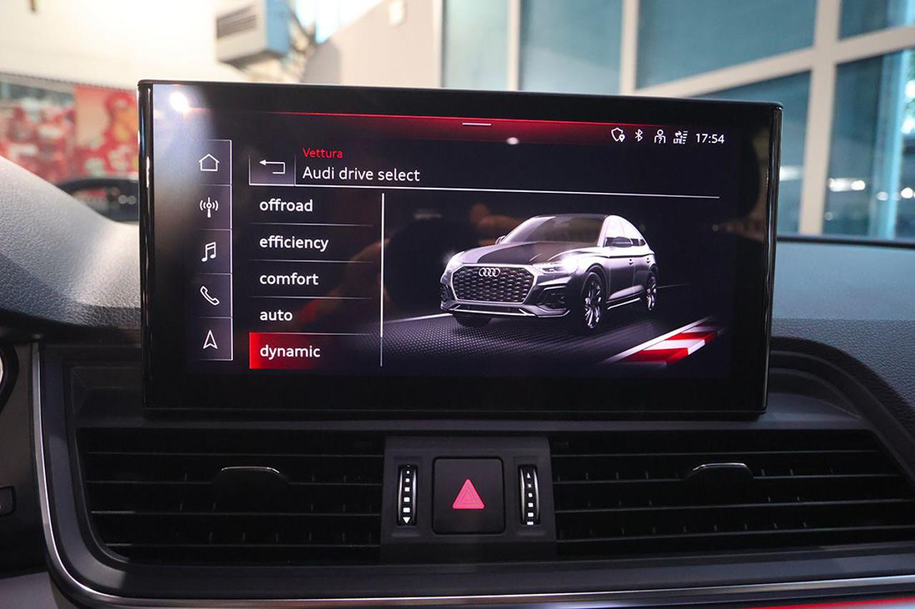 AUDI Q5 35 TDI Sportback S-Tronic Business Advanced - 26