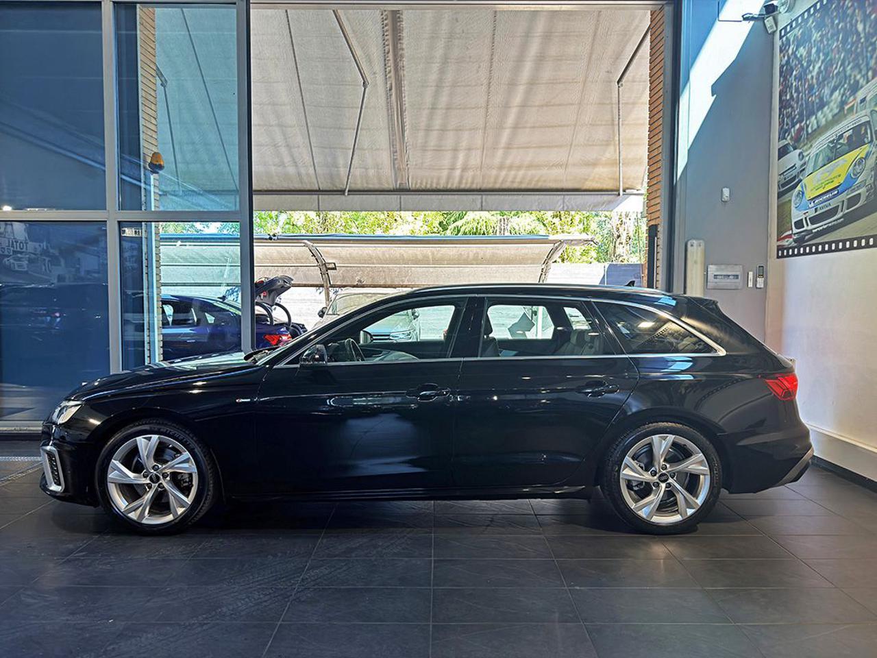 AUDI A4 35 TDI Avant S-Tronic S-Line - 3