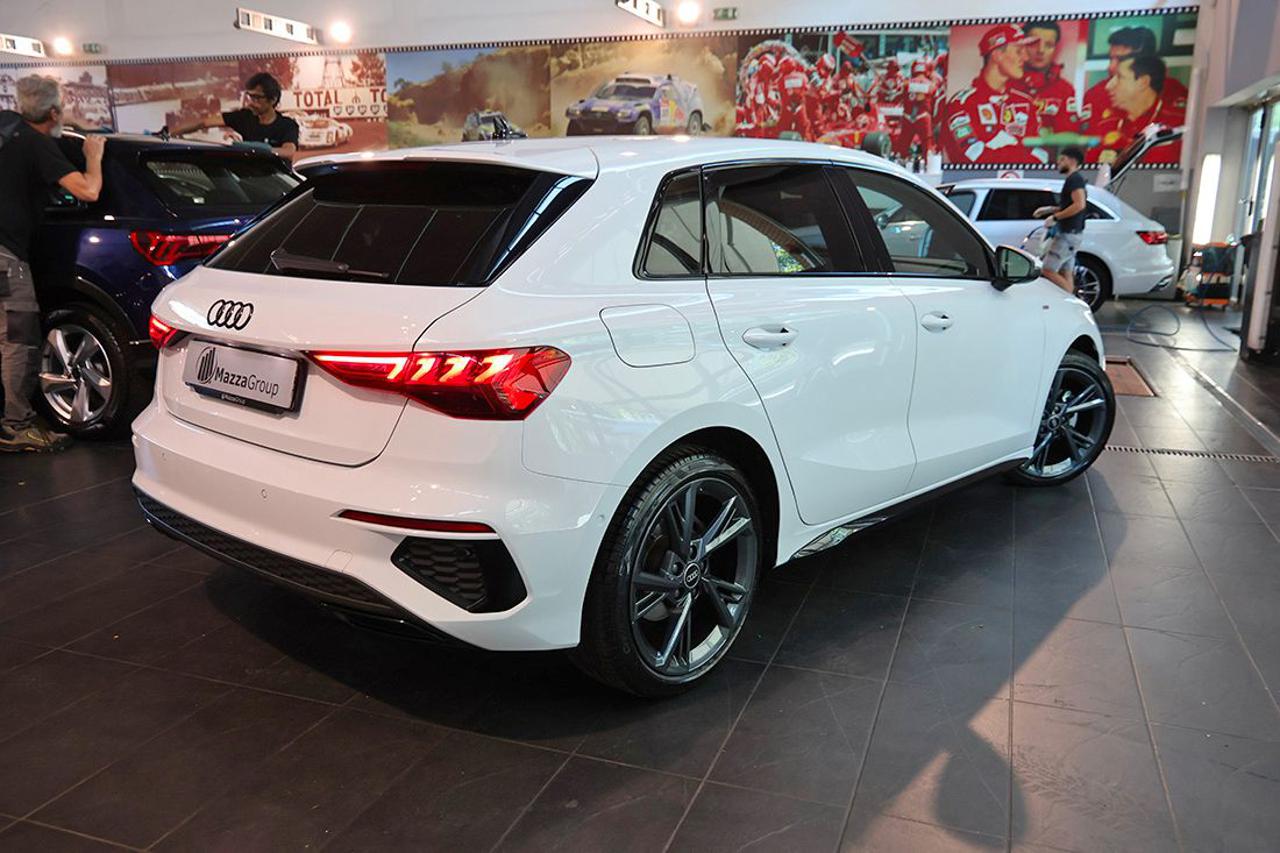 AUDI A3 30 TDI Sportback S-Tronic S-Line - 9