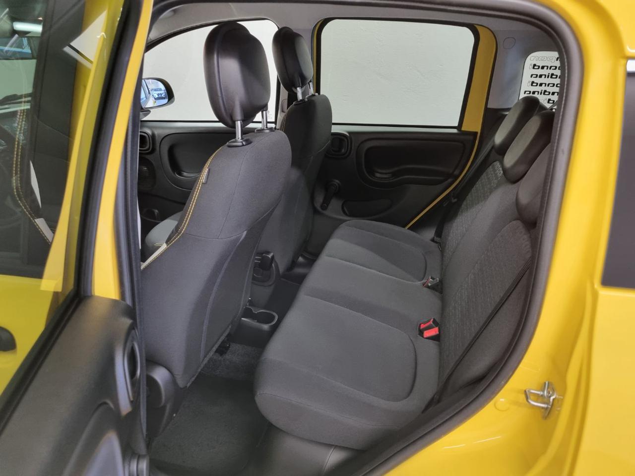 FIAT Panda 1.0 FireFly S&S Hybrid Pandina CROSS - 12
