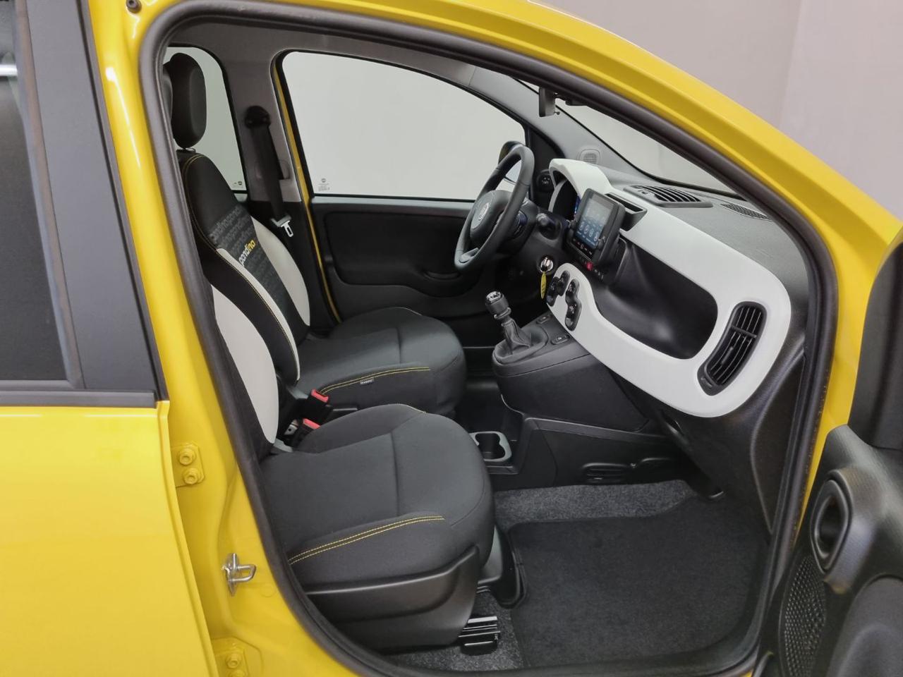 FIAT Panda 1.0 FireFly S&S Hybrid Pandina CROSS - 11