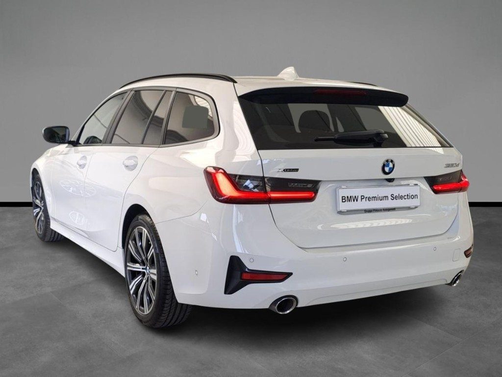 BMW 320 d 48V xDrive Touring Business Advantage Aut. - 4