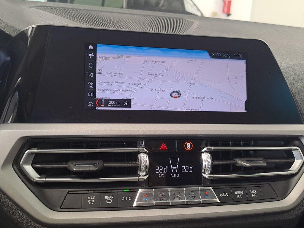 BMW 320 d 48V xDrive Touring Business Advantage Aut. - 12