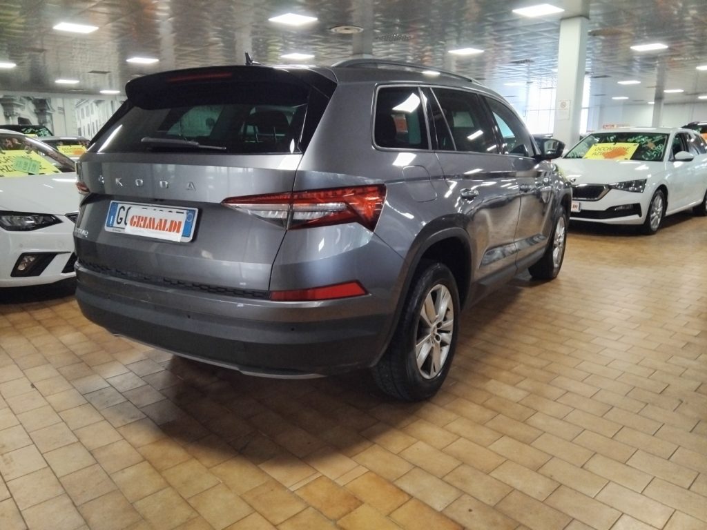 SKODA Kodiaq 2.0 TDI EVO SCR DSG Executive 7 POSTI - 3