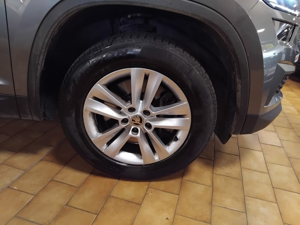 SKODA Kodiaq 2.0 TDI EVO SCR DSG Executive 7 POSTI - 17