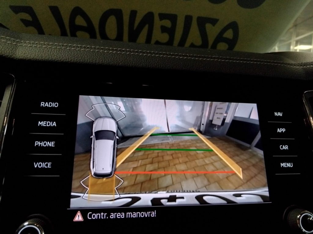 SKODA Kodiaq 2.0 TDI EVO SCR DSG Executive 7 POSTI - 18