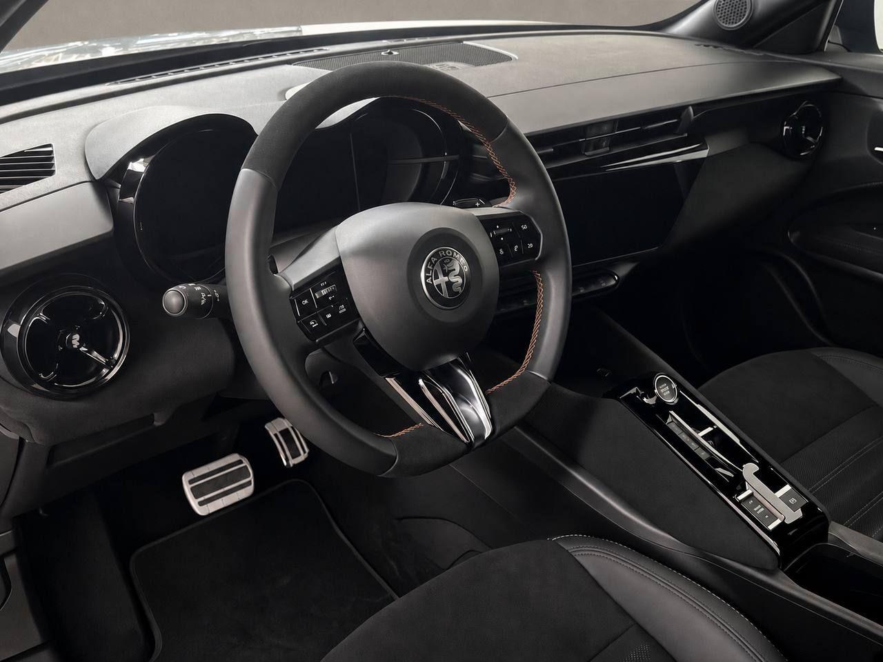ALFA ROMEO Junior 1.2 145 CV Hybrid eDCT6 Q4 Intensa - 18