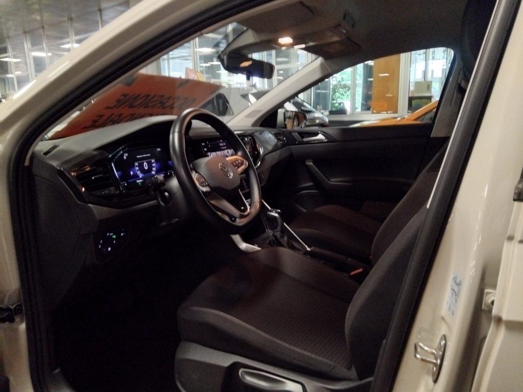 VOLKSWAGEN Polo 1.0 TSI DSG Life - 15
